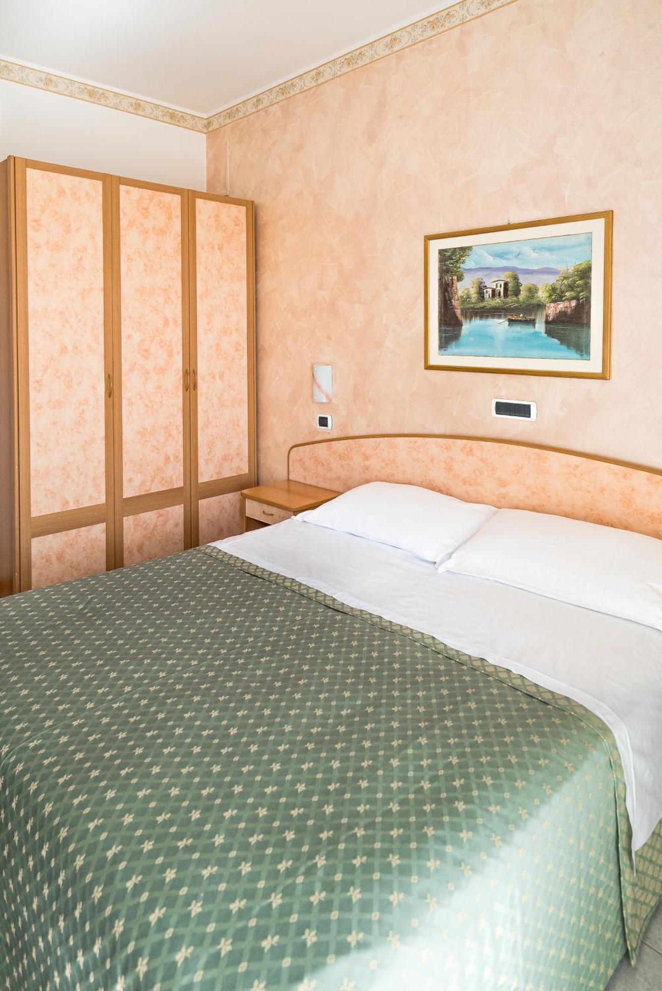 אלבה אדריאטיקה Hotel Joli מראה חיצוני תמונה